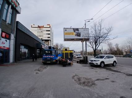 Билборд B в Днепр (Днепропетровск), 3,2х6,2  Набережна Перемоги вул., 86, в центр фото 2