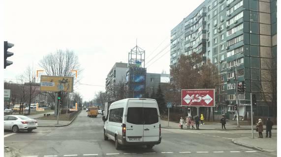 Призма Р/П в Днепр (Днепропетровск), 3х6  Олександра Поля (Кірова) пр. - Володимира Антоновича (Свердлова) вул., в центр - 218176 фото 1
