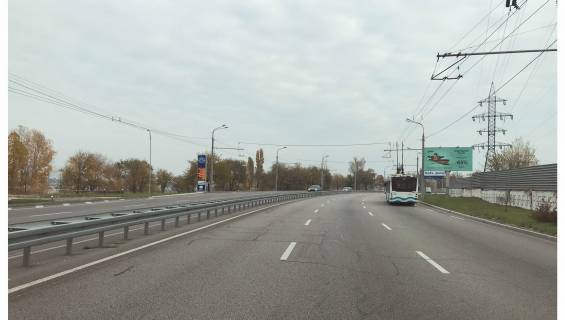 Билборд A в Днепр (Днепропетровск), 3х6  Заводська Набережна вул., навпроти АЗС "Glorius", в центр фото 1