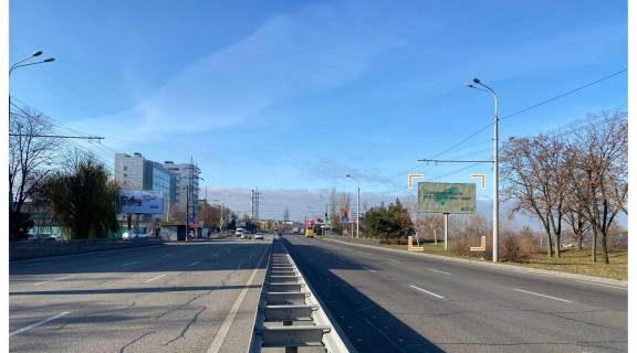 Білборд, Бігборд (Борд)  A у Дніпро (Дніпропетровськ), 3х6  Заводська Набережна вул., Меблевий комбінат "Прогрес", з центру Фото 1