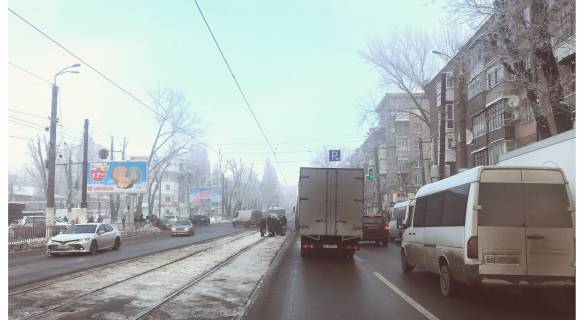 Призма B в Днепр (Днепропетровск), 3х6  Богдана Хмельницького (Героїв Сталінграда) пр., 118Д - Чорних Запорожців (Кротова) вул. - 218253 фото 1