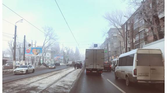 Призма B в Днепр (Днепропетровск), 3х6  Богдана Хмельницького (Героїв Сталінграда) пр., 118Д - Чорних Запорожців (Кротова) вул. - 218254 фото 1