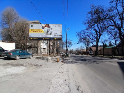 Билборд B в Днепр (Днепропетровск), 3х6  Савченко Юрія вул., 72, в центр фото 1