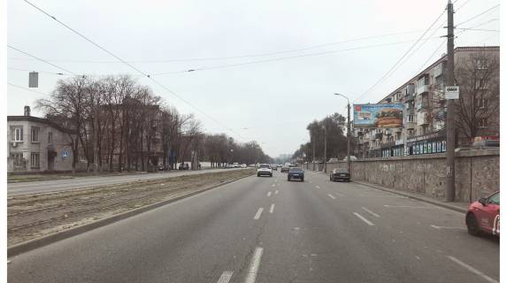 Білборд, Бігборд (Борд)  A у Дніпро (Дніпропетровськ), 3х6  Богдана Хмельницького (Героїв Сталінграда) ін., 10, з центру Фото 1