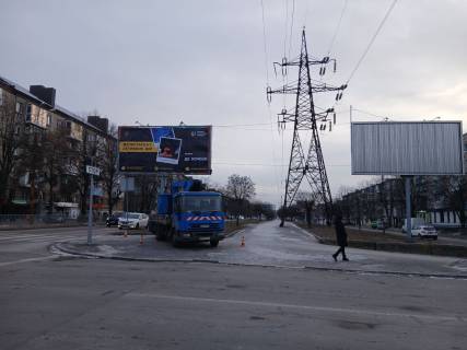 Призматрон, Призма B у Дніпро (Дніпропетровськ), 3х6  Незалежності (Титова) вул., 25, к Зимівницька (колишня Адмірала Макарова) вул. - 8439 Фото 1