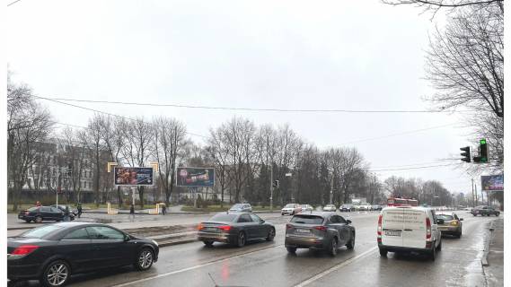 Prismatron, Prism A in Dnipro (Dnipropetrovsk), 3х6  Bogdana Hmel'nickogo av. - Orlyka av., v centr - 218165 Photo 1