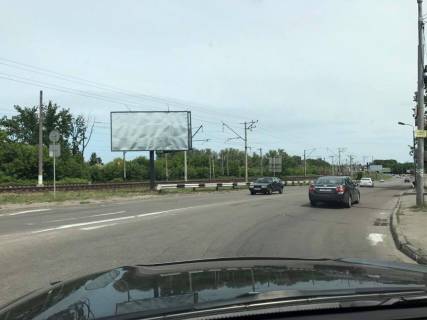 Билборд B в Киеве просп. Повітряних Сил (Повітрофлотський), перший зі спуску  з Кільцевої в сторону АЕ Київ-Волинський фото 1
