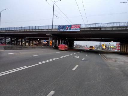 Нестандарт A в Киеве, 2х8  просп. Романа Шухевича (Генерала Ватутіна)/вул. О. Бальзака, в напрямку центра фото 1