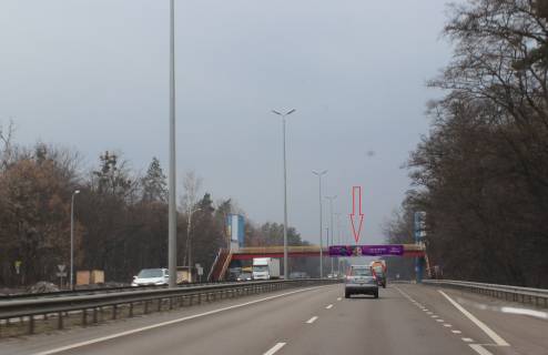 Нестандарт A у Києві Брест - Литовська шосе (просп. Берестейський (Перемоги), 151). П'ятий від Києва, зупинка "Центр Укрчастотнагляд" (Електронмаш), напрямок - з Києва Фото 1