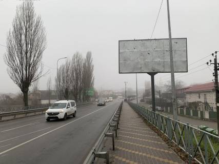 Білборд, Бігборд (Борд)  A у Києві, 3x6  с. Петропавлівська Борщагівка, вул. Соборна 16, біля Озера, рух з Києва Фото 1