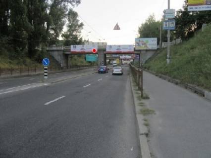 Нестандарт B в Киеве, 2х8  Івана Федорова вул, залізничний міст, рух в сторону Протасового Яру фото 1