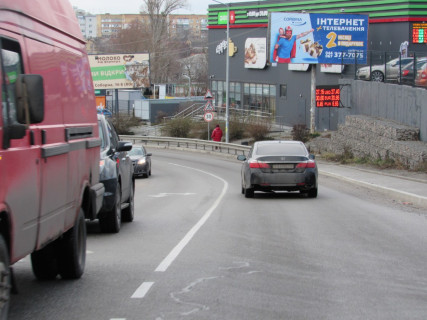 Білборд, Бігборд (Борд)  A у Києві, 3х6  с. Петропавлівська Борщагівка Соборна, 10А (біля озера) Фото 1