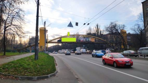 Нестандарт B в Киеве, арка/міст  вул. О.Теліги в напрямку Севастопольської площі фото 1