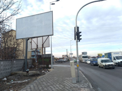 Билборд B в Киеве, 3х6  Кільцева дорога (на світлофорі перед зупинкою с.Жуляни-2 фото 1