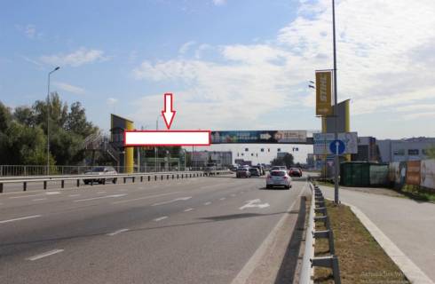 Нестандарт B у , траса Новообухівська (траса Новообухівська), 2х16  Н 01 Ново Обухівська тр. 23+432 км від КПП. Перший від Києва, світлофор, поворот на Ходосіївку, заїзд до МЕГАМАРКЕТ, ТРЦ Манафактура, АЗС Motto, з Києва Фото 1