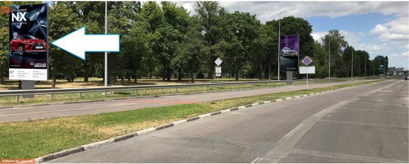 Беклайт B у Борисполі Аеропорт "Бориспіль". Вертикальний Беклайт у напрямку руху з ЗОД і c парковок терміналів A, B, C, F) Фото 1