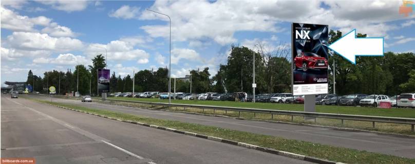 Беклайт A у Борисполі Аеропорт "Бориспіль". Вертикальний Беклайт у напрямку руху з ЗОД і c парковок терміналів A, B, C, F) Фото 1
