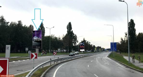 Беклайт B у Борисполі Аеропорт "Бориспіль". Вертикальний Беклайт у напрямку руху до ЗОД і до паркувальних майданчиках терміналів A, B, C, F) Фото 1
