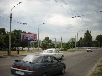 Призма B в Запорожье, 6x3  Привокзальна вул. (Луначарського вул.) – въезд на Южный мкрн., ст.Б (призматрон) - 384459 фото 1