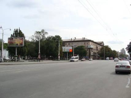 Билборд B в Запорожье пр.Соборний - пл.Марії Примаченко (Маяковського), ст.Б (призматрон) фото 1
