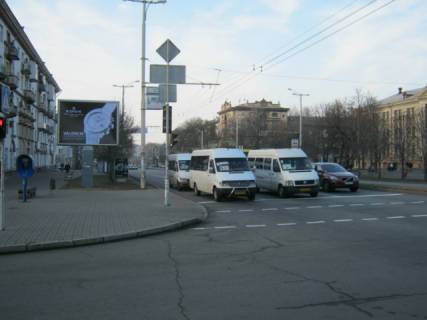 Беклайт B у Запоріжжі, 4x3  пр. Соборний — вул. Гончаренка, ст.Б Фото 1