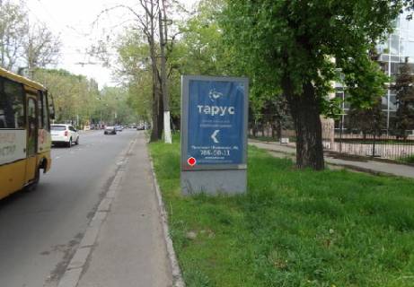 Ситилайт A в Одессе, 1.8x1.2  Шевченка просп., 14, БЦ "Шевченківський" фото 1