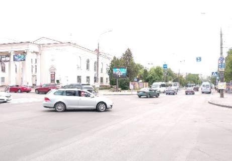 Non-Standard  in Khmelnitsky Kameneckaa st., 71 (Filarmonia) Photo 1