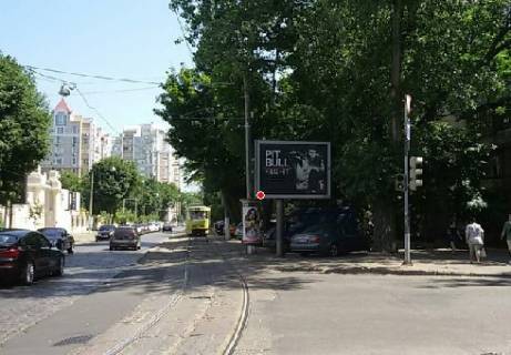Scrolller, Scroll A in Odessa, 2.32x3.14  Francuzskij b-r. - Gagarina av. - 66544 Photo 1