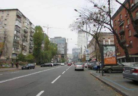 Скроллер A в Киеве Мечникова ул., 14/1  (ст.м. "Кловская), за остановкой городского транспорта - 302599 фото 1