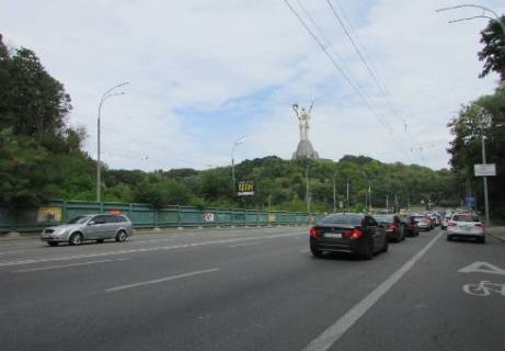 Скроллер B в Киеве Миколи Міхновського бульвар (Дружби Народів бульвар), 150 м до Героев ВОВ пл. (слева) - 340475 фото 1