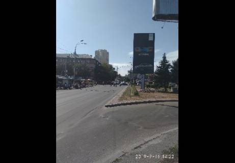 Бэклайт A в Киеве, 8x4  Ивашкевича Ярослава ул. - Вышгородская ул., (разделитель, к Правды пр.) фото 1