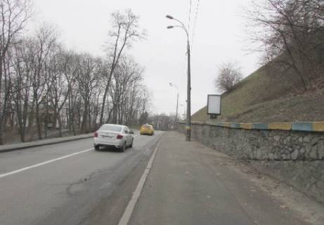 Сiтiлайт A у Києві, 1.86x1.27   Парковая дорога (парк Аскольдова могила),  100м до аллеи Героев Крут Фото 1