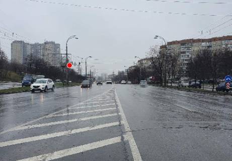 Призма B в Киеве, 3x6  просп. Європейського Союзу (Правди) (на розподілювачі) - 341200 фото 1