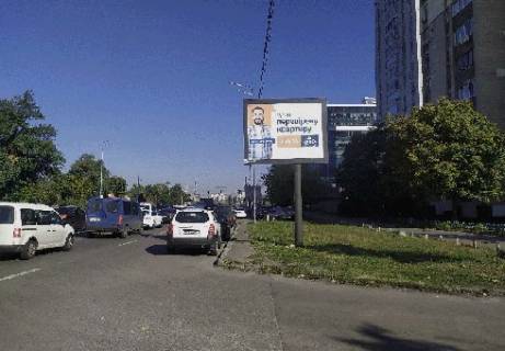 Видеоборд A в Киеве, 2.32x3.14  Днепровская набережная, 3А (к мосту Патона) - 383728 фото 1