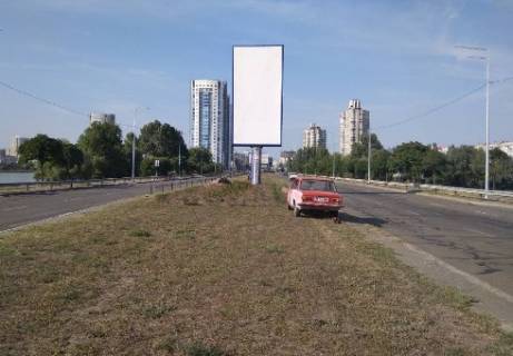 Бэклайт A в Киеве, 8x4  Оболонський пр. (разделитель), 550 м до ст.м. "Оболонь", от ст.м. Почайна (колишня Петрівка) фото 1