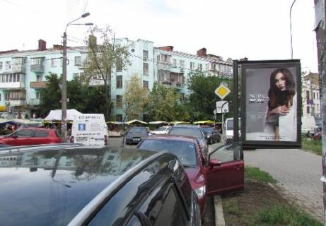 Ситилайт A в Киеве, 1.86x1.27   Волошская ул., 62 (возле спортклуба "Sport Life Поділ") фото 1