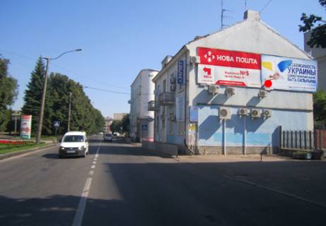 Билборд A в Ровно Мицкевича ул., 10, на фасаде, правый фото 1