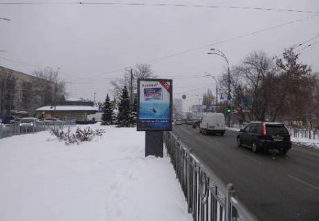Ситискролл A в Киеве, 1.86x1.27   Народного Ополчения ул., 1 - Севастопольская пл., разделитель (правый) фото 1