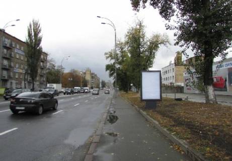 Ситилайт A в Киеве, 1.86x1.27   Набережно-Луговая ул., 4 - Почайнинская ул.  (за остановкой) фото 1
