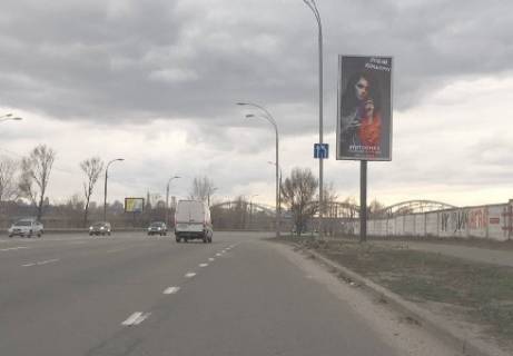 Бэклайт A в Киеве Дніпровська набережна, 130 м за Здолбунівська вул., у напрямку до мосту Патона фото 1