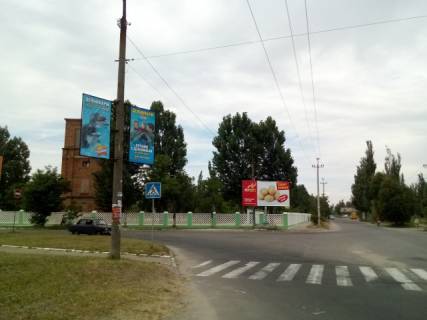 Нестандарт B в Бердянске Котляревского ул. (напротив ДОЛЛ Красная гвоздика (слева)) фото 1