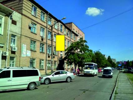 Нестандарт B в Бердянске Центральная Центральная ул. / Победы ул. (Центральная поликлиника) фото 1
