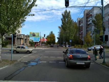 Билборд A в Бердянске, 6x3  Центральная ул. / Лютеранская ул. фото 1