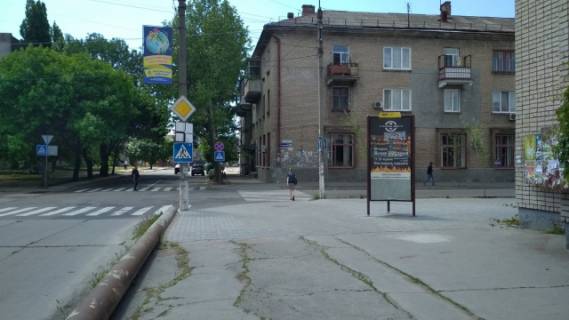 Билборд A в Бердянске Центральна вул. / Грецька вул. (по ходу руху транспорта) фото 1