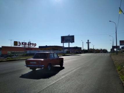Билборд B в Бердянске, 6x3  Восточный пр. 73 (ТЦ Экватор) фото 1