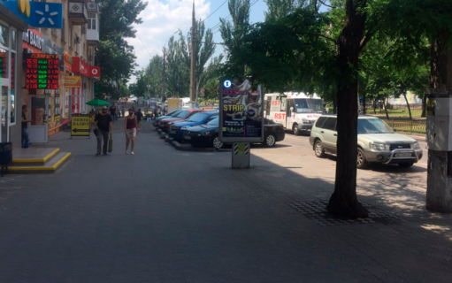 Брандмауэр B в Николаеве Центральний просп. (Леніна просп.), 23 - ЦЕНТРАЛЬНЫЙ РЫНОК (м-н 'Золотой Век') фото 1