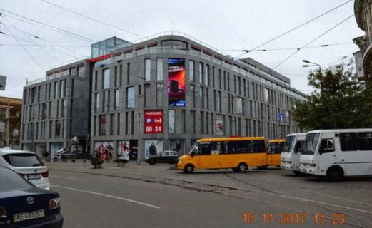 Видеоборд A у Дніпро (Дніпропетровськ) ТК Пассаж медиафасад, ул.В'ячеслава Липинського (Ширшова) 2,7м х7,7м вертикальный *без звука - 381312 Фото 1