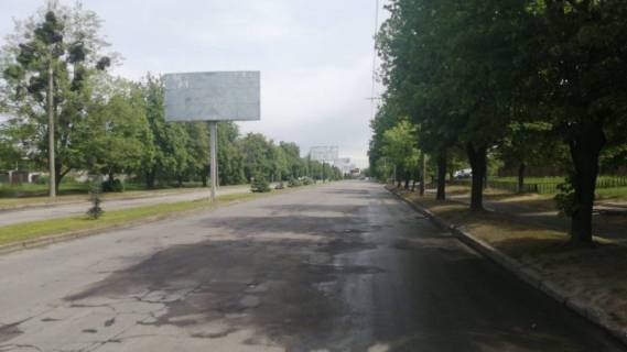 Билборд A в Луцке вул. Яремчука Назарія (колишня Єршова), 9, розділова смуга (ТЦ Глобус, в напрямку до автобазару)) фото 1
