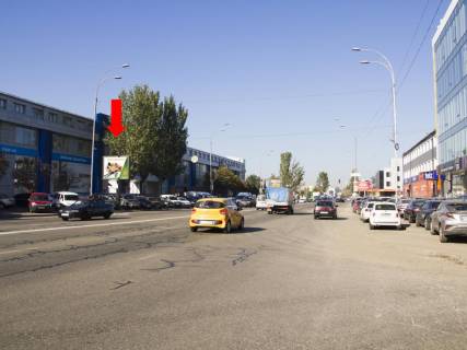 Бэклайт  в Киеве, 2.3x3.14  Новокостянтинівська вул., 1, на світлофорі, біля магазину "Вияр", з центру фото 1