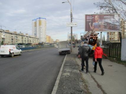 Призма A в Киеве Гузара пр. (колиш. Комарова) - Героїв Севастополя вул., в центр - 220430 фото 1